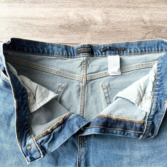 Banana Republic High Rise Straight Distressed  Jean Zion
Wash Denim - Picture 11 of 16